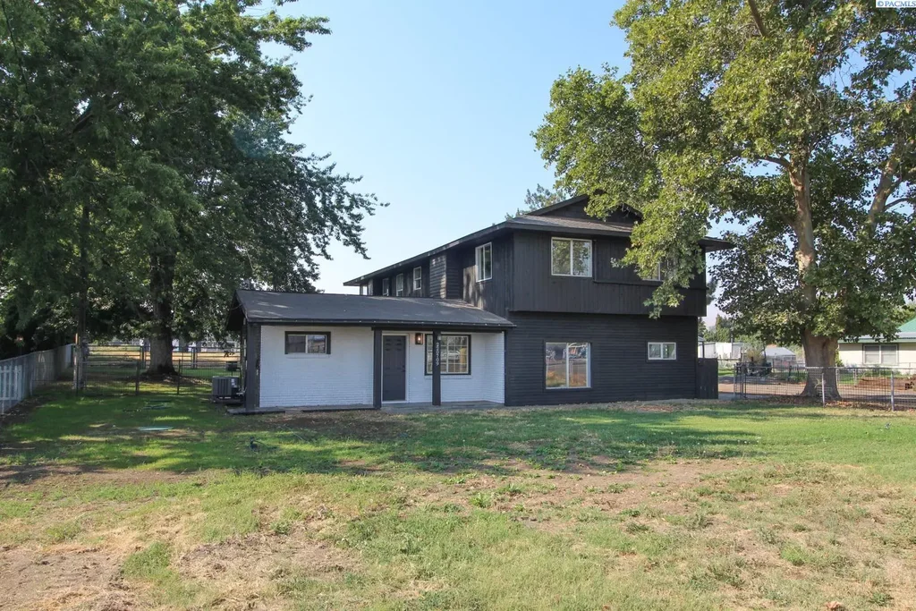220709 E Game Farm Road, Kennewick