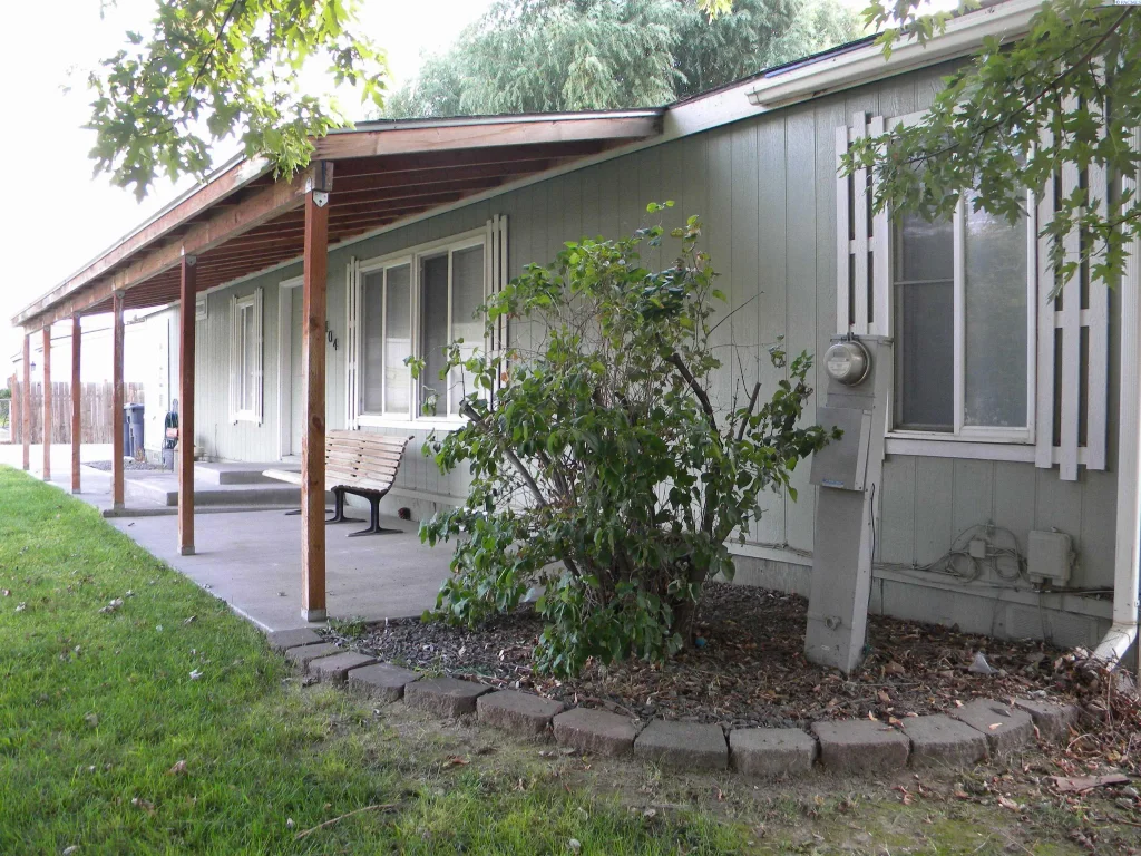 35404 N Flagstone Dr, Benton City