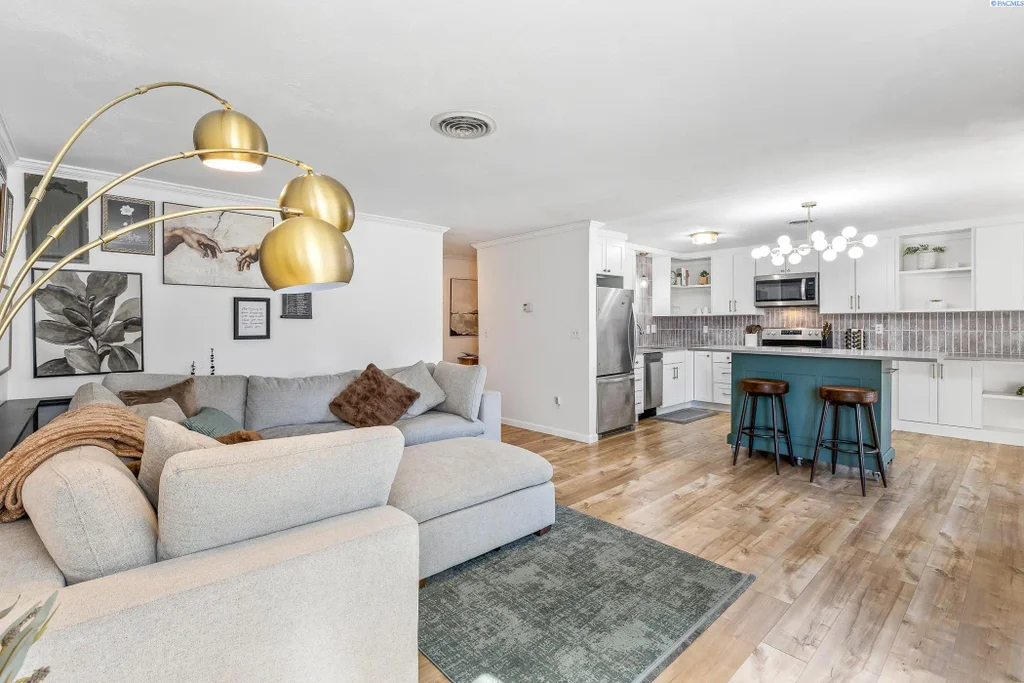 303 Gage Blvd., Richland