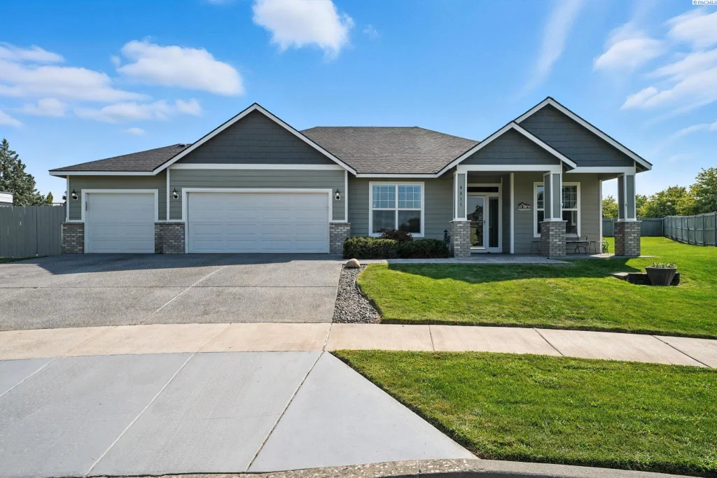 4311 W 22nd Ave, Kennewick