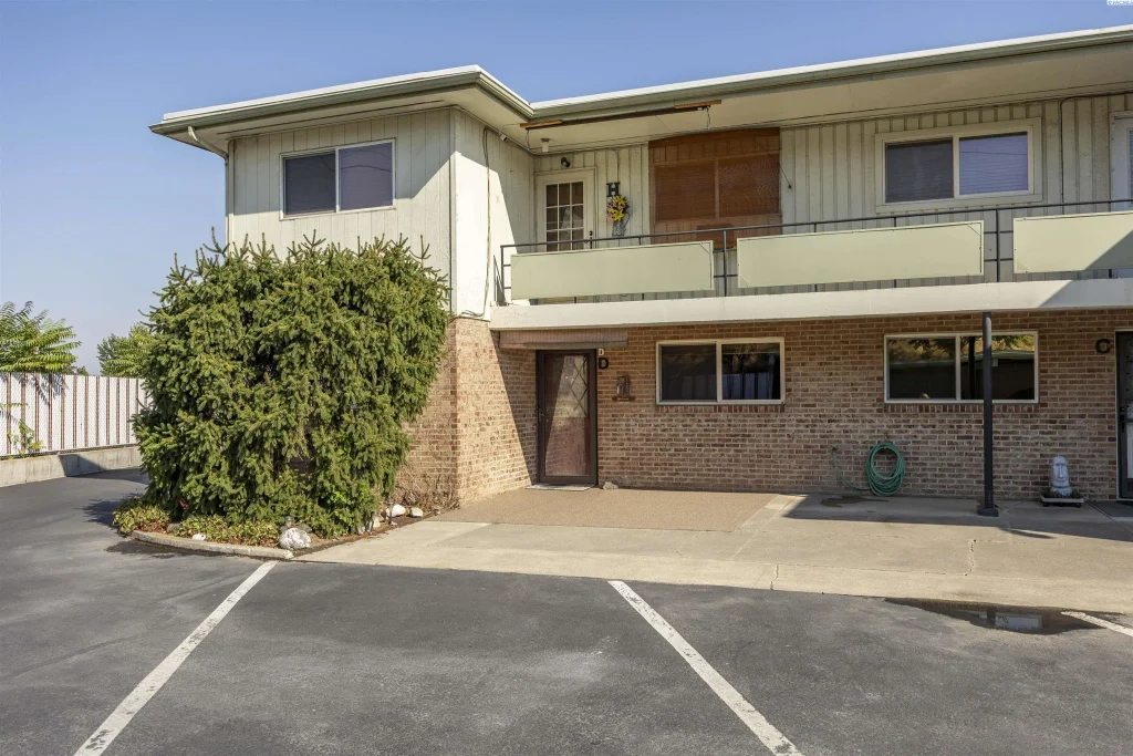 119 N Waverly Place Unit D, Kennewick