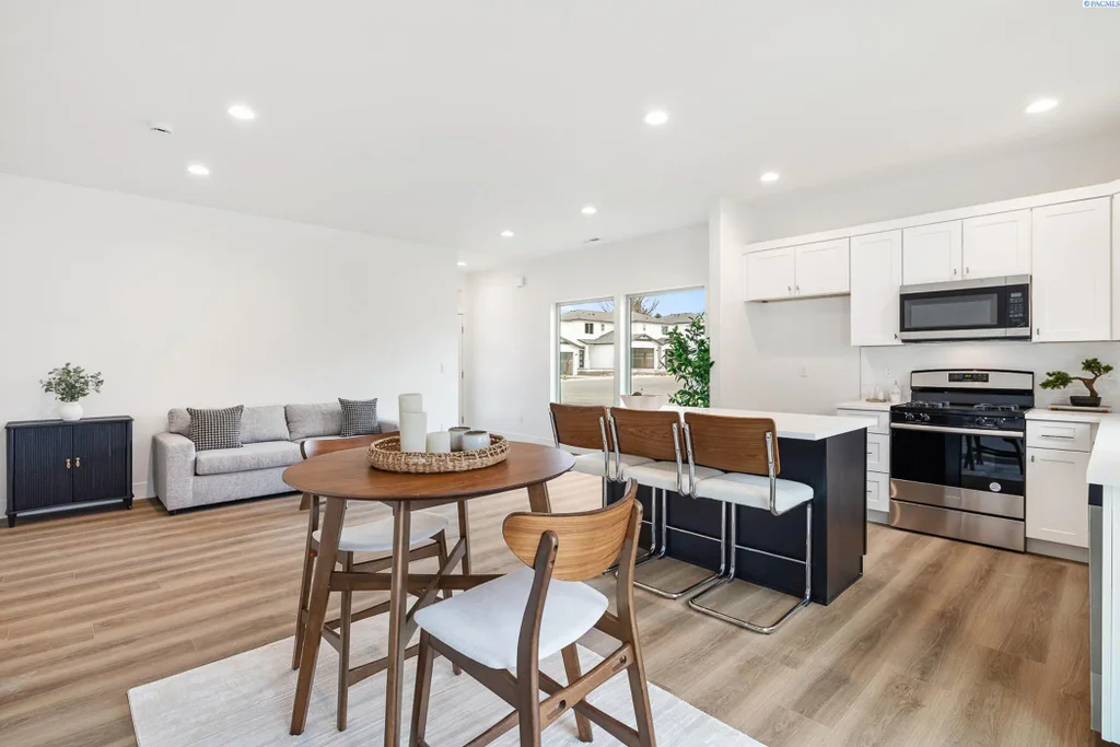 1074 S Underwood Pl, Kennewick