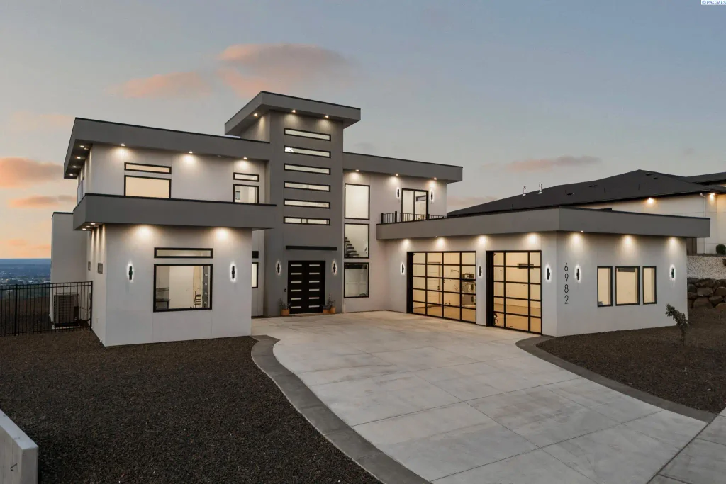 6982 W 22nd Ave, Kennewick