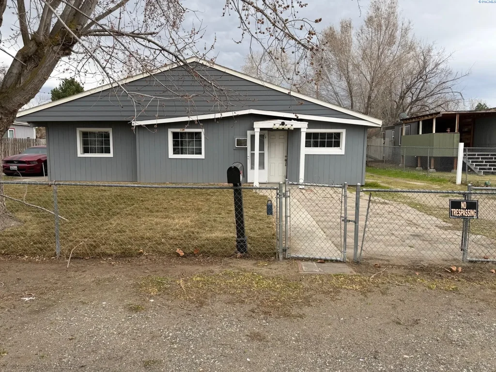 1082 N 61st Ave, West Richland