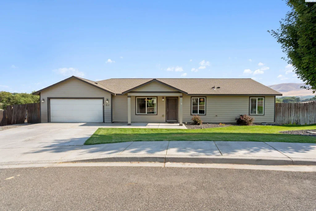 610 Botaka Loop, Benton City