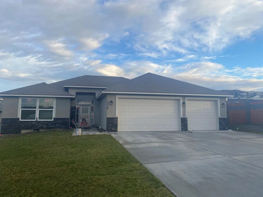 7118 W 28th Pl., Kennewick