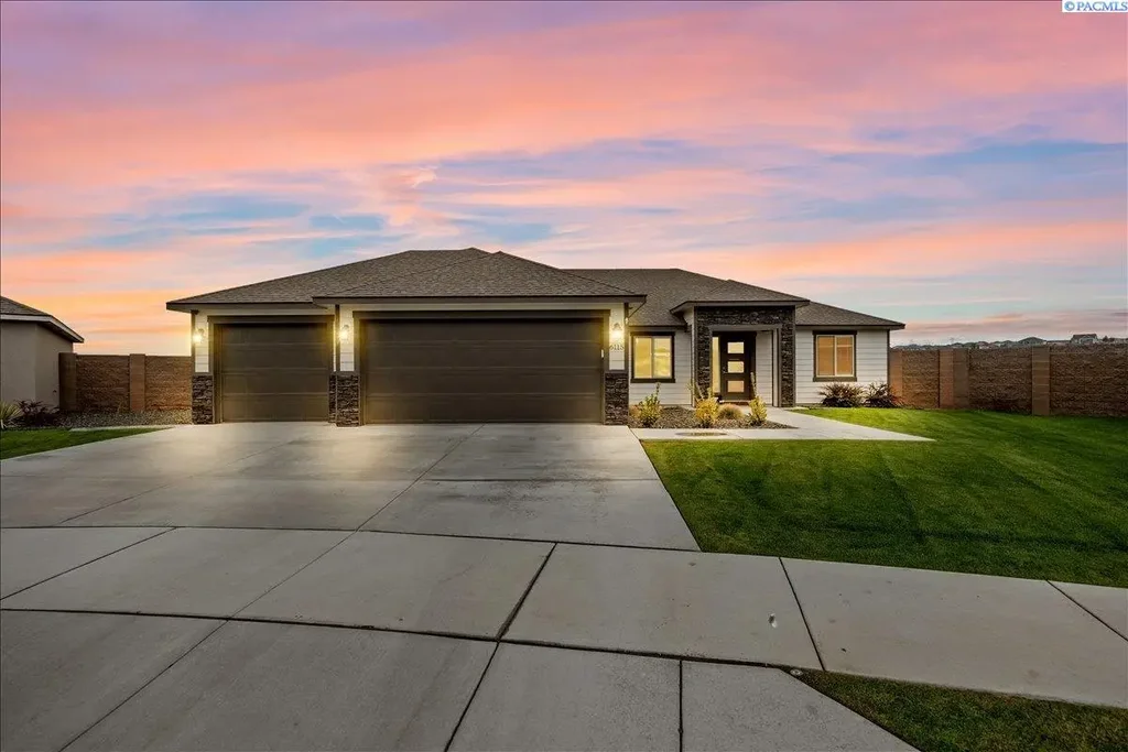 6115 W 32nd Ave, Kennewick