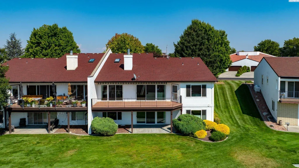 1913 Meadows Dr N, Richland