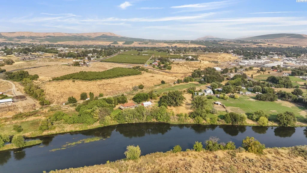 Nka N Kendall Rd Nw, Benton City