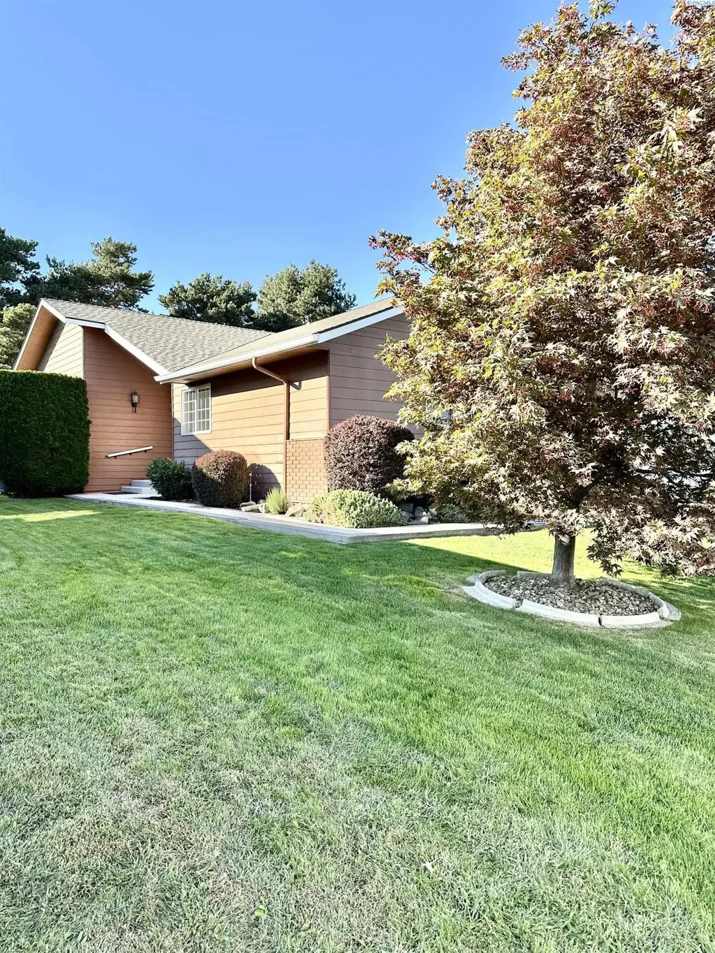 3008 S Neel Pl, Kennewick