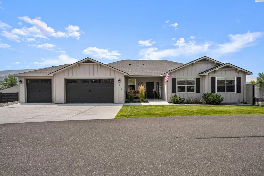 1015 Suncrest Trail, Richland