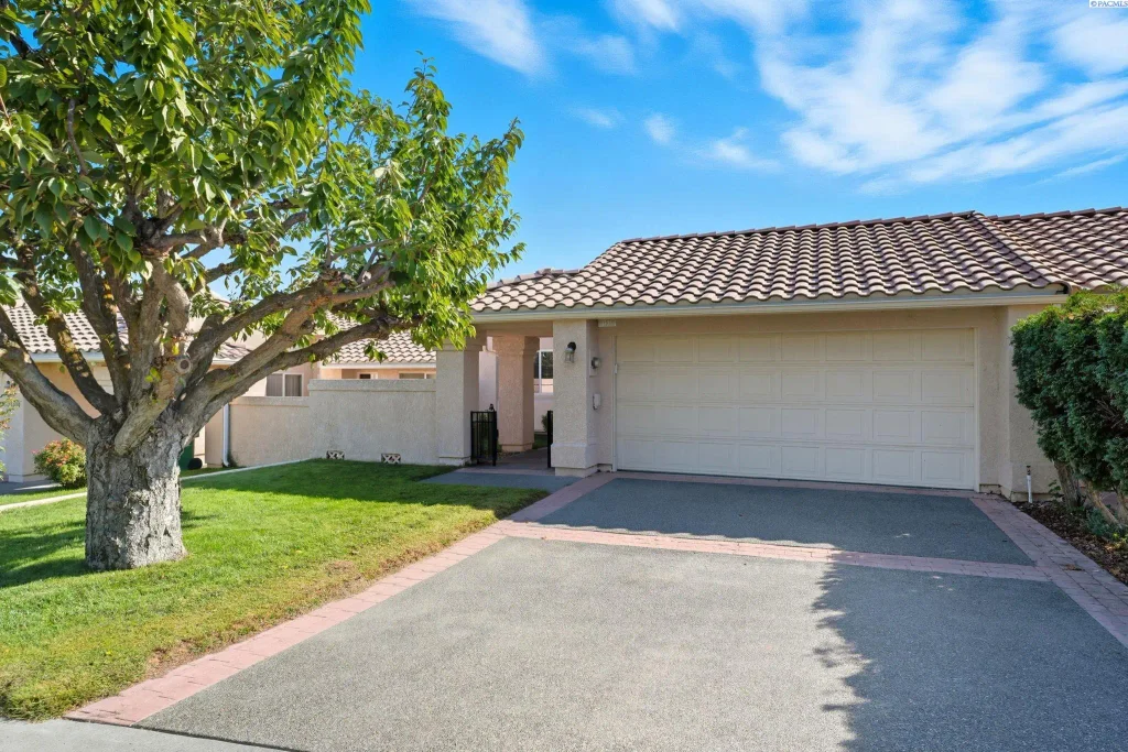 1302 Montana St, Kennewick