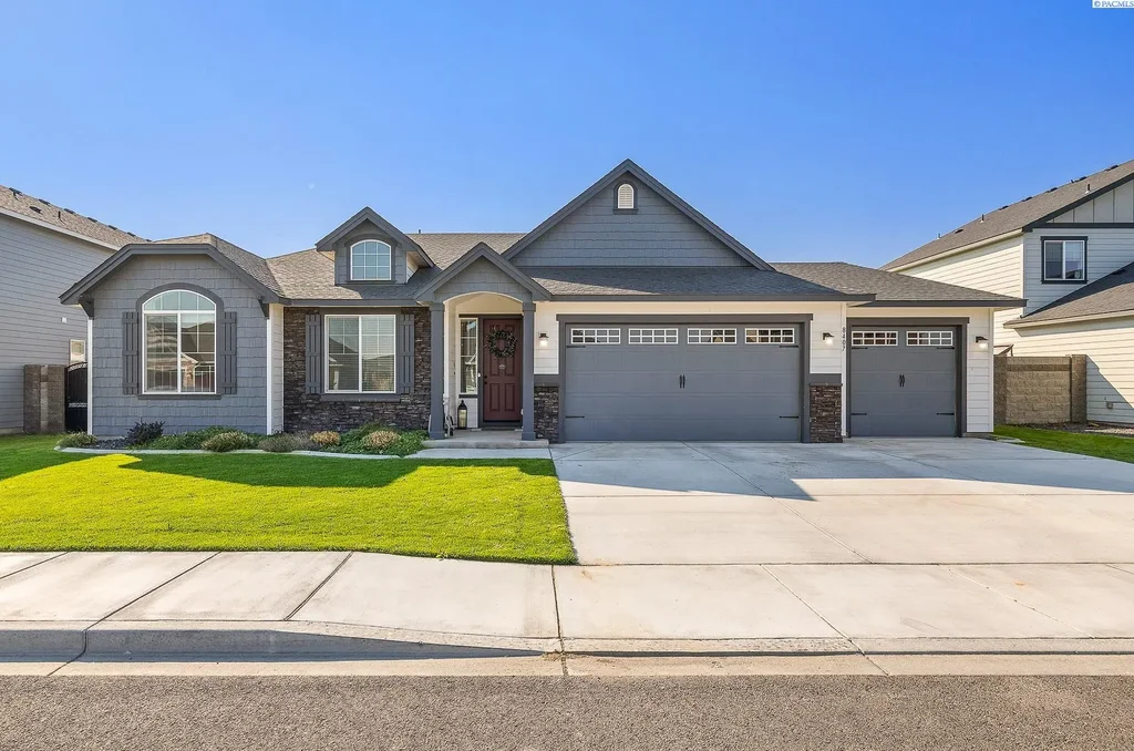 8407 Fernow St, West Richland