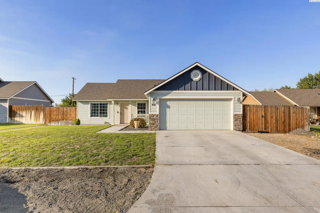 451 E 15th Place, Kennewick