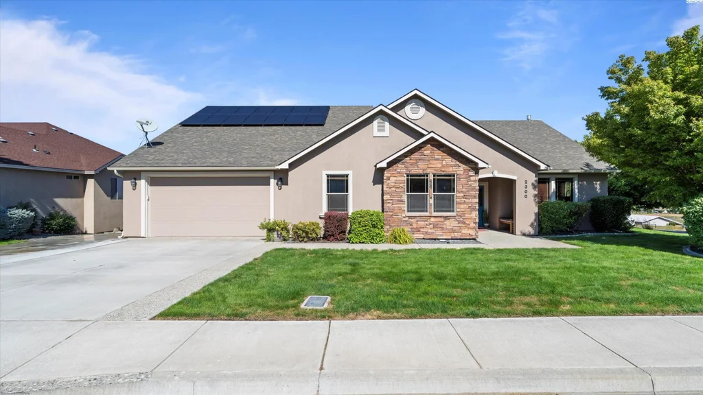 2300 Whitetail Dr., Richland
