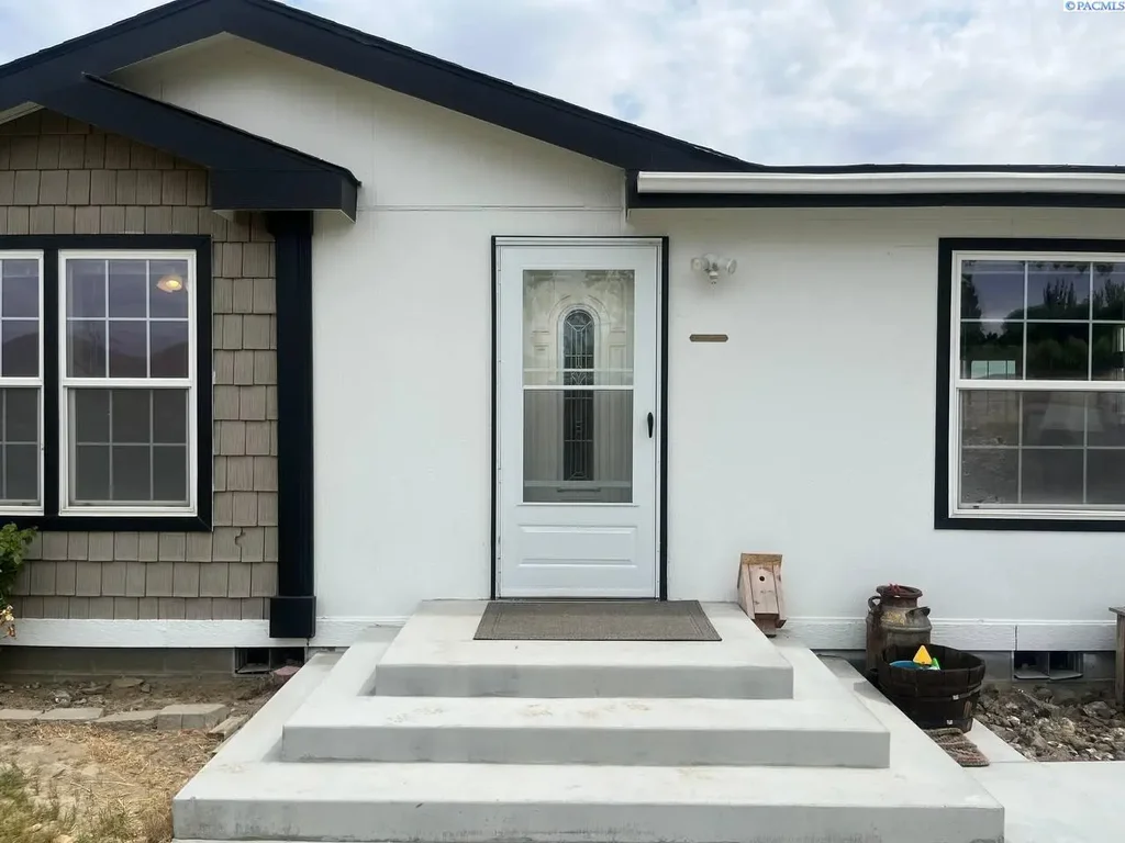 61610 N Whan Rd, Benton City