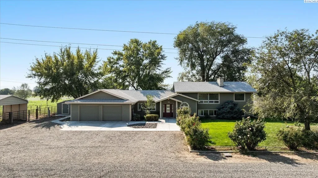 5451 Columbia River Road, Pasco