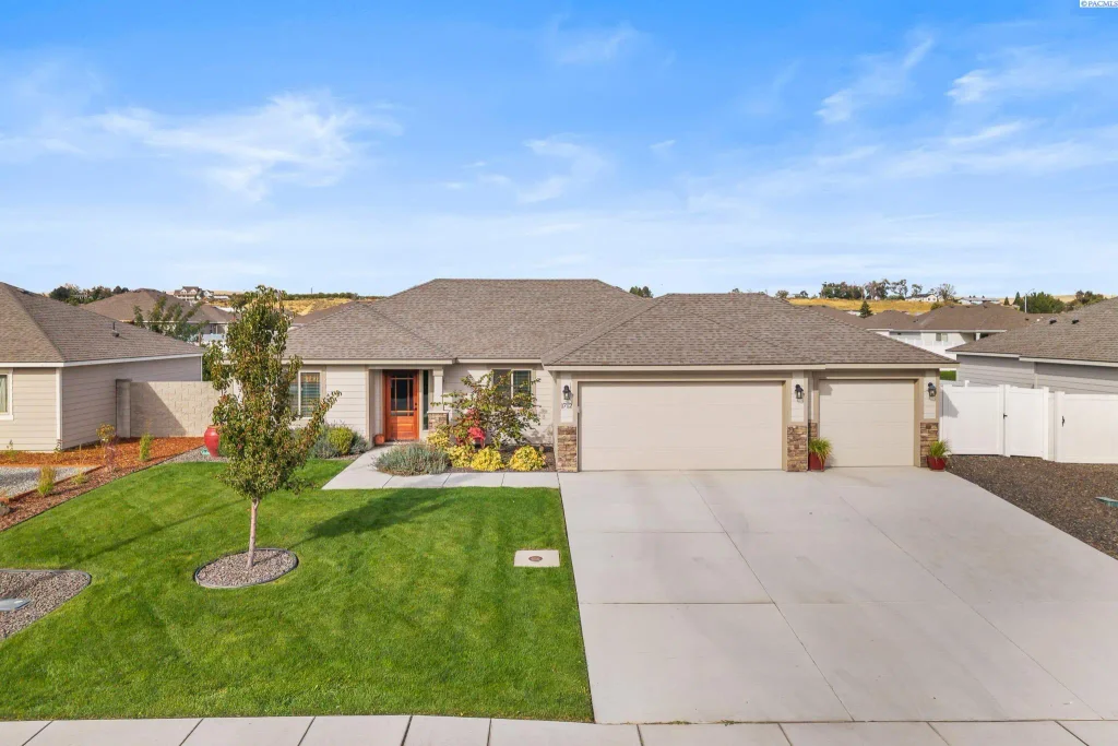 1712 Kendall Rd., Benton City