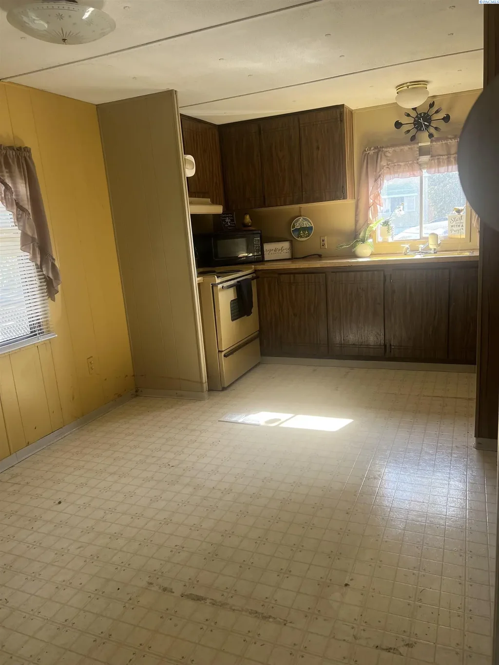 700 N Road 32, Pasco