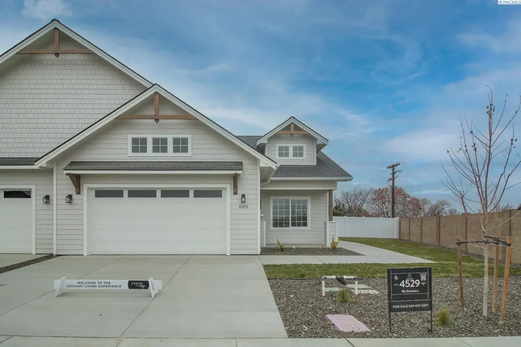 4529 Grove Court, West Richland