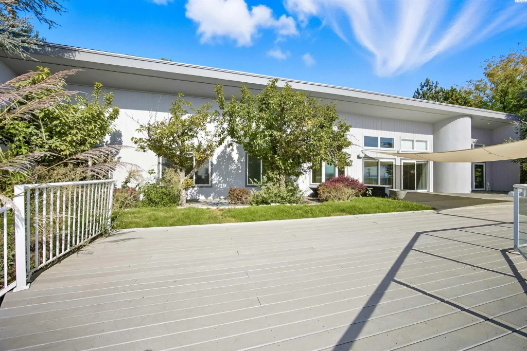 5404 Collins Rd., West Richland