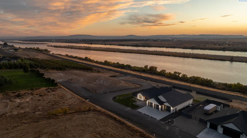 57 Columbia Bluff Ln, Pasco