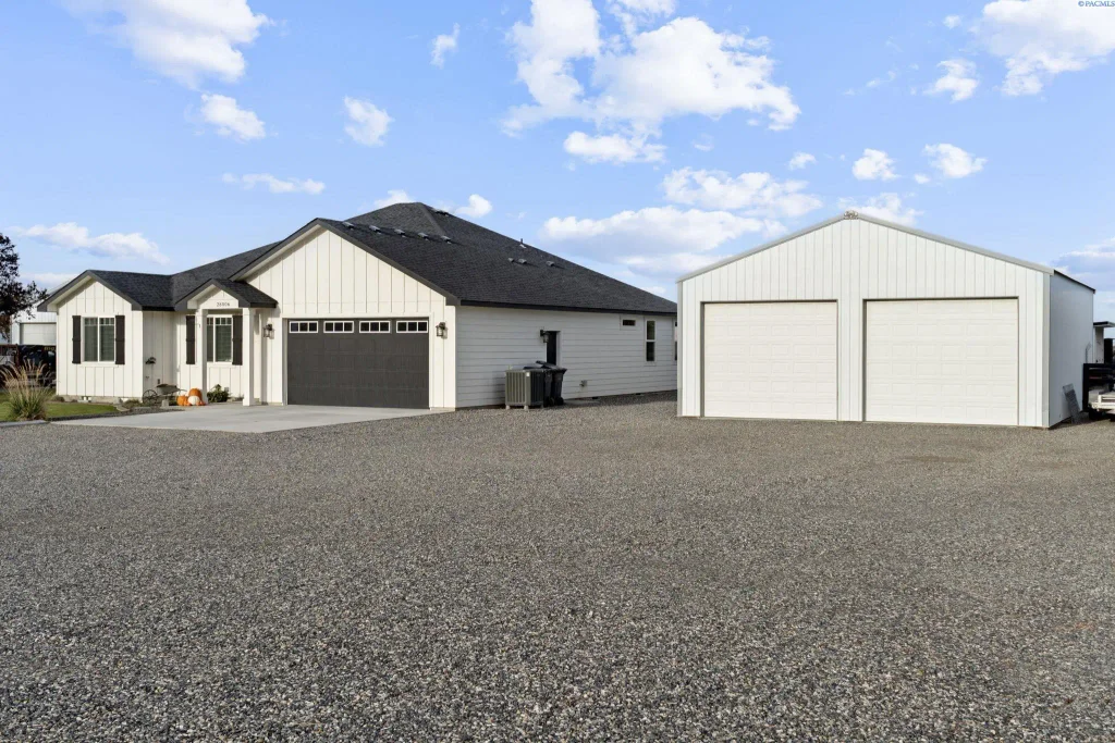 28006 E Ruppert Road, Benton City