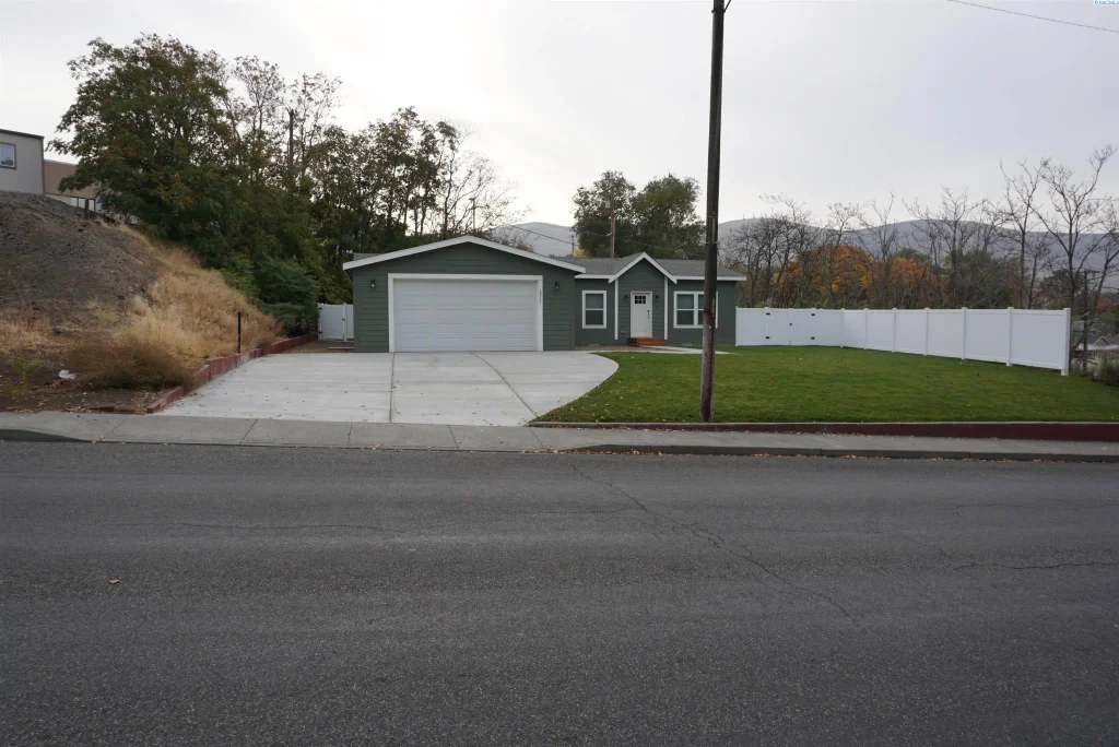 1511 Meade Ave., Prosser