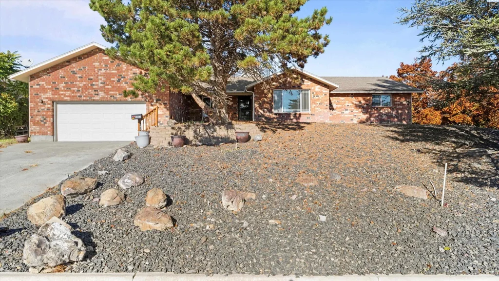 4202 Maple Lane, West Richland