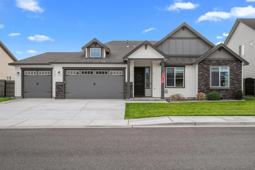 8205 Fernow St, West Richland