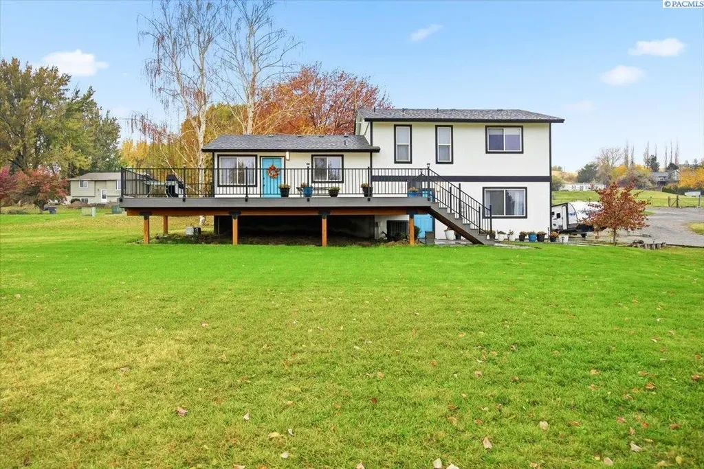 203 W Wagon Wheel Pr Nw, Benton City