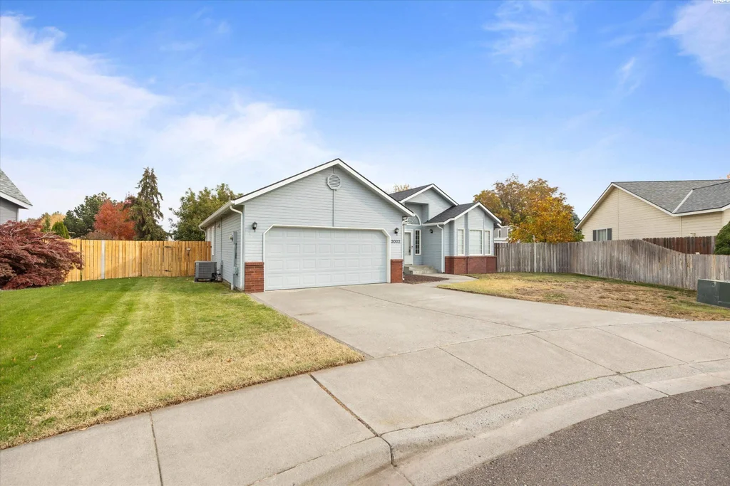 2002 W 21st Ct, Kennewick
