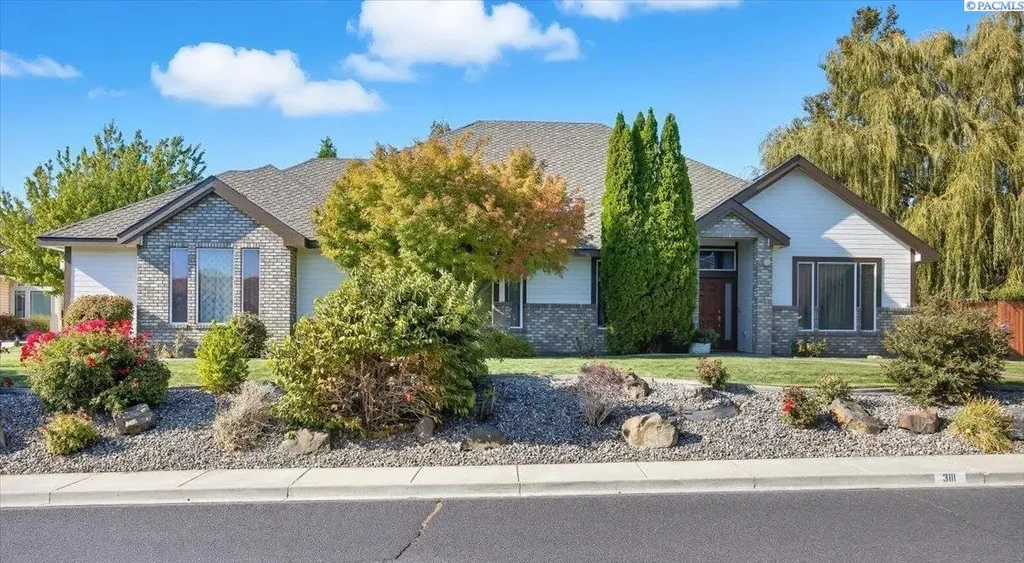 3111 W Canyon Lakes Dr., Kennewick