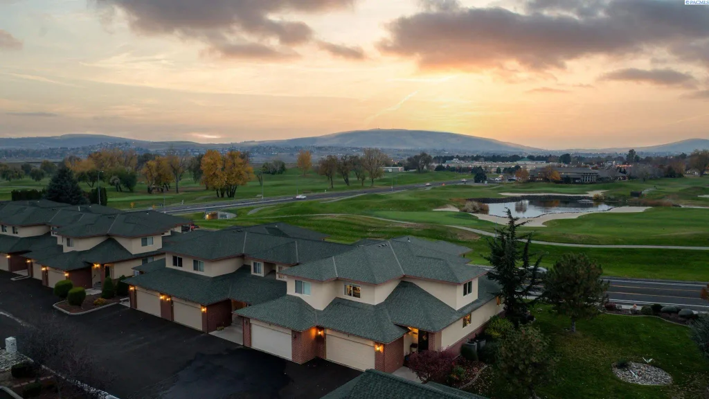 300 Columbia Point Drive, Richland