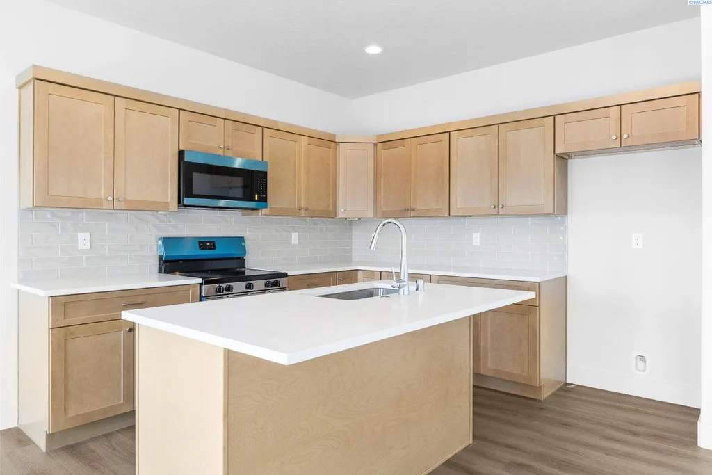 7563 Grapevine Ct, West Richland