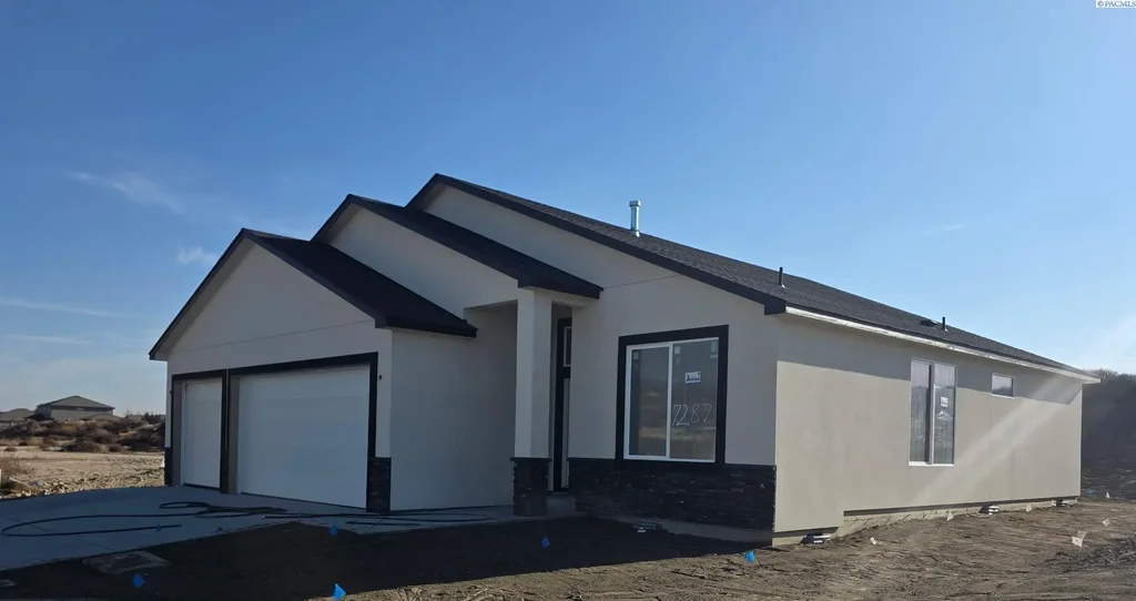 7287 W 30th Ave., Kennewick