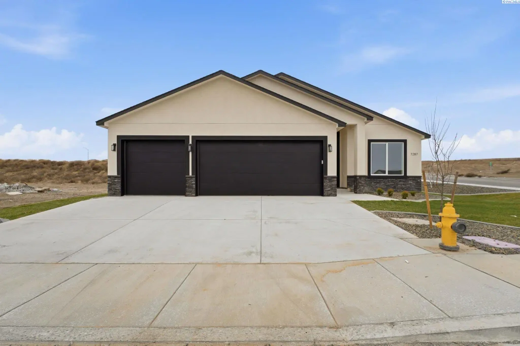 7287 W 30th Ave., Kennewick