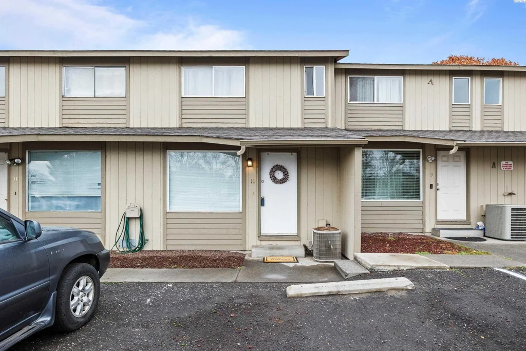 2313 W Slyvester St., Pasco