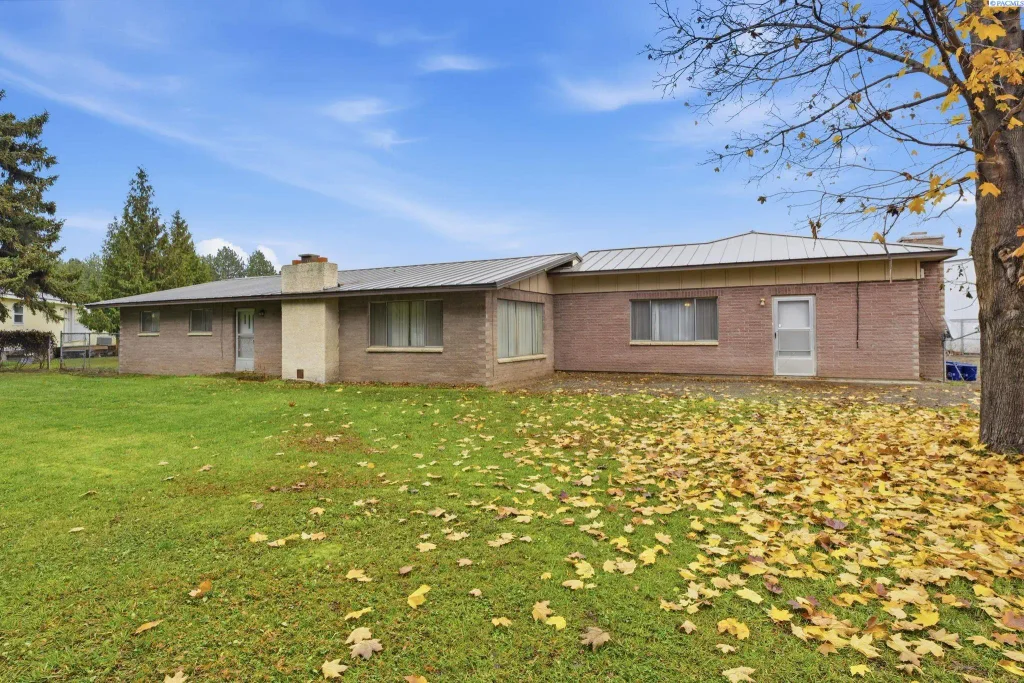 9715 W Court St., Pasco