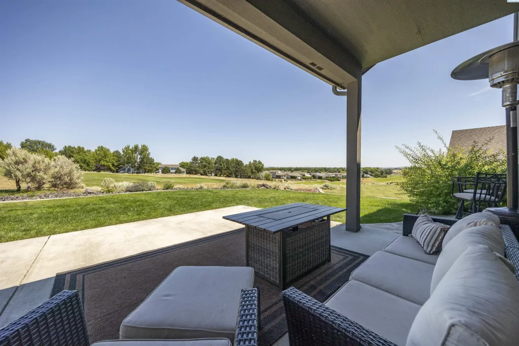 2730 Sawgrass Loop, Richland