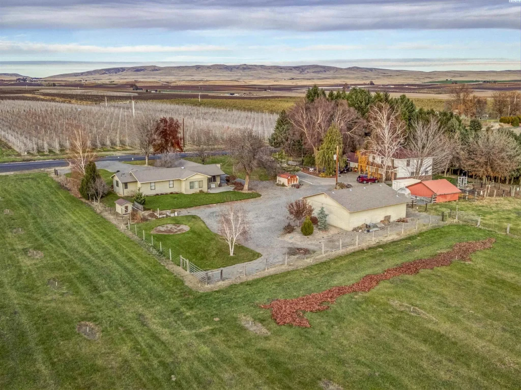 10240 Van Belle Road, Sunnyside