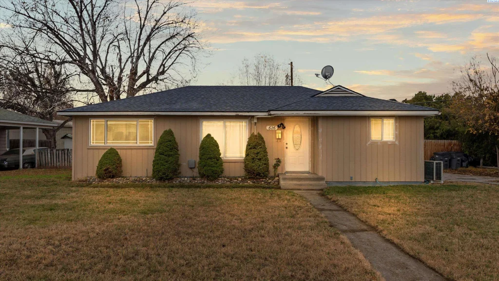 626 S Everett St, Kennewick