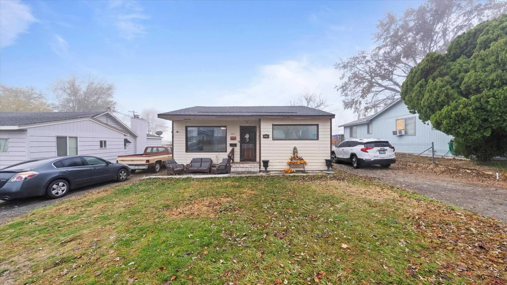 2021 W 4th Ave, Kennewick