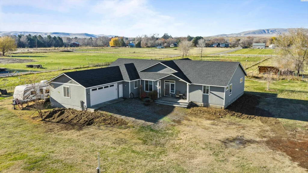 97306 N Snively, West Richland