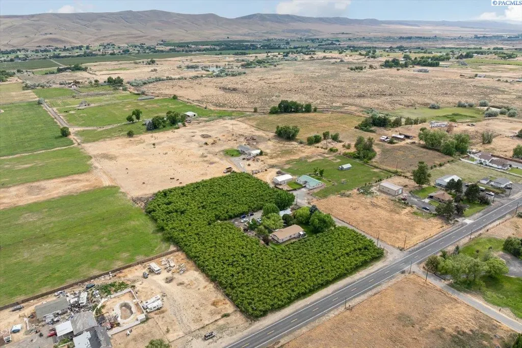 164901 W Old Inland Hwy, Prosser