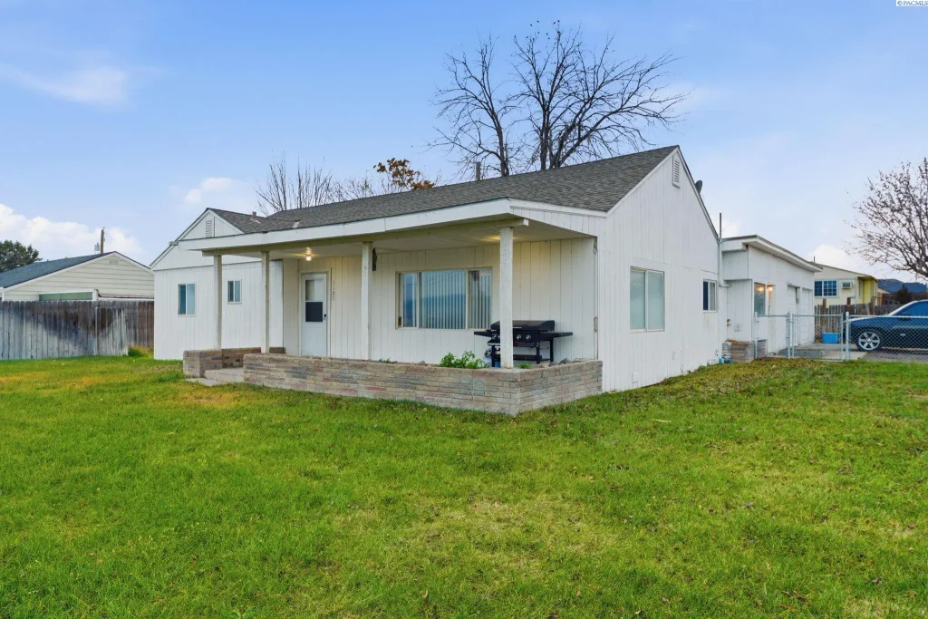 1107 11th Street, Benton City