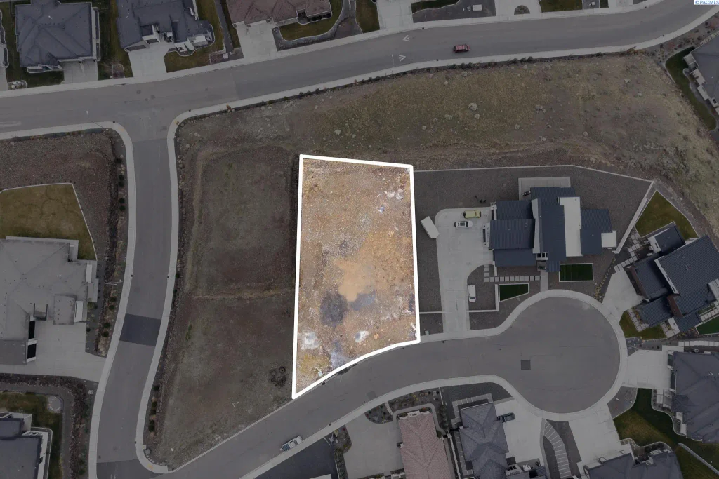 7037 W 22nd Ave, Kennewick