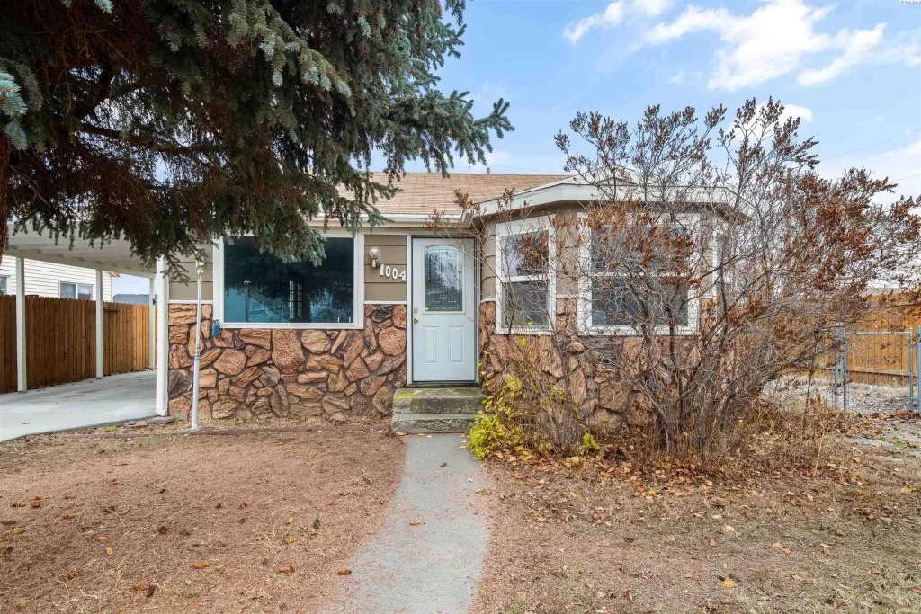 1004 Warren Ct, Richland