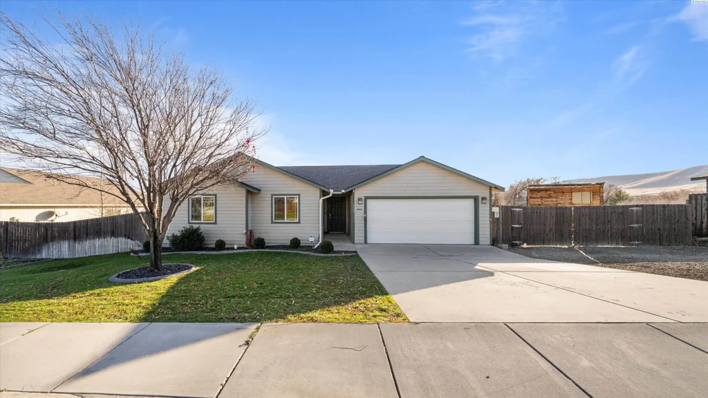 612 Botaka Loop, Benton City