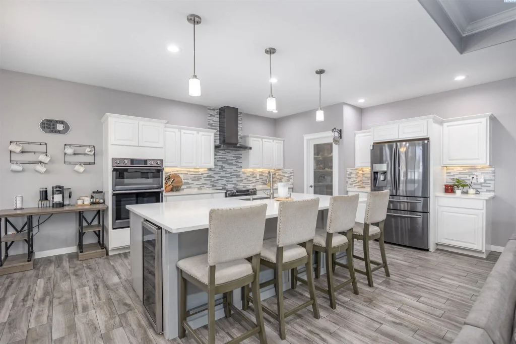 5221 W Richardson Road, Pasco